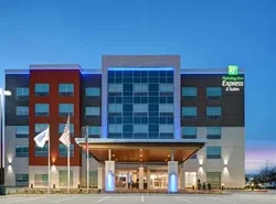 Holiday Inn Express & Suites Memorial – CityCentre, an IHG Hotel