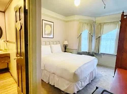 Alaskan Hotel and Bar