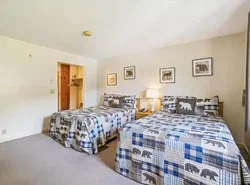 Cedarbrook Deluxe one bedroom suite located on 2nd floor with outdoor heated pool 21921