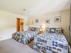 Cedarbrook Two Double bed Hotel Room with outdoor heated pool 216