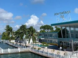 International Inn on the Bay