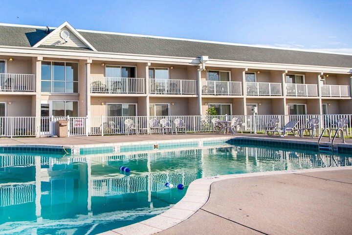 Quality Inn Lake Of The Ozarks - thumb 5