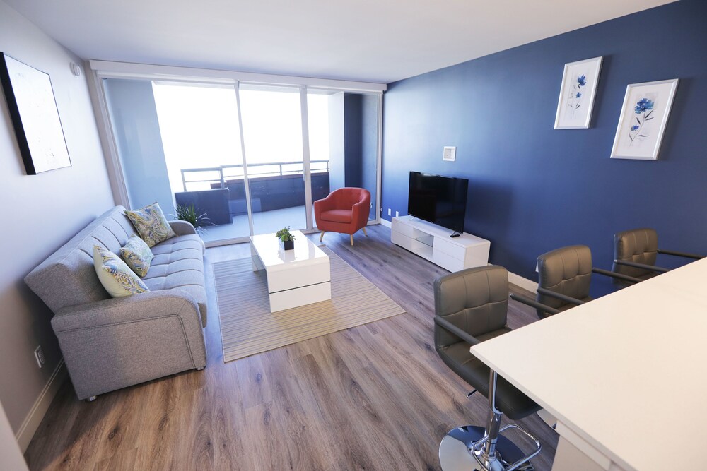 Hollywood Bright Suites - thumb 3