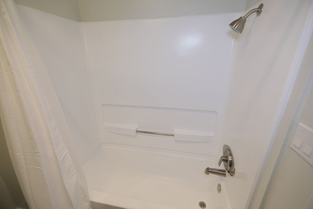 Hollywood Bright Suites - thumb 4