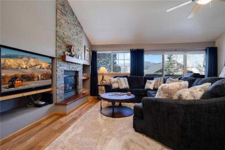 Q3367 By Pioneer Ridge Modern Townhome Right By Mountain Perfect For Couples Or Families! - thumb 3