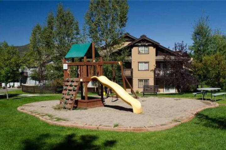 Q3367 By Pioneer Ridge Modern Townhome Right By Mountain Perfect For Couples Or Families! - thumb 5