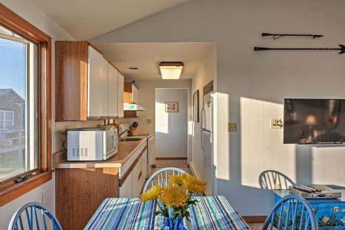 Quaint 3BR Charlestown Cottage Near Beach! - thumb 5