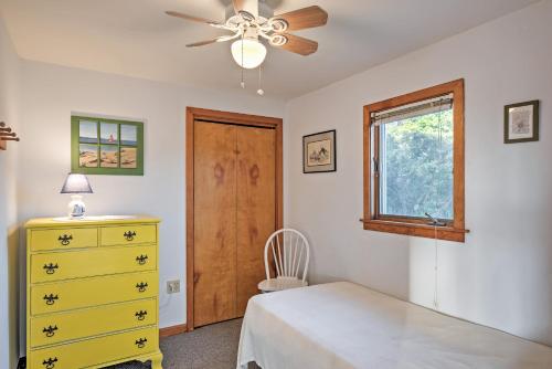 Quaint 3BR Charlestown Cottage Near Beach! - thumb 4