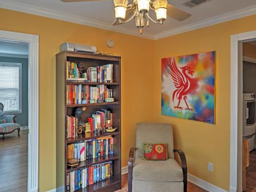 Quaint 3BR Austin Home Just 10 Minutes To Downtown - thumb 1