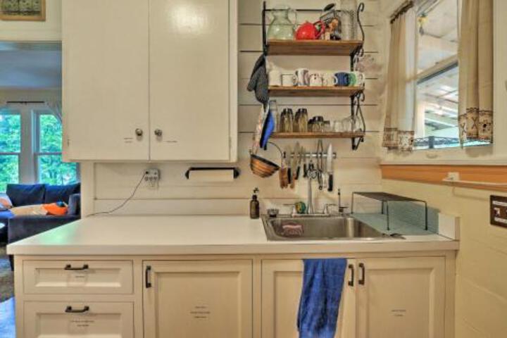 Quaint Austin Home W / Screened Porch & Patio! - thumb 5