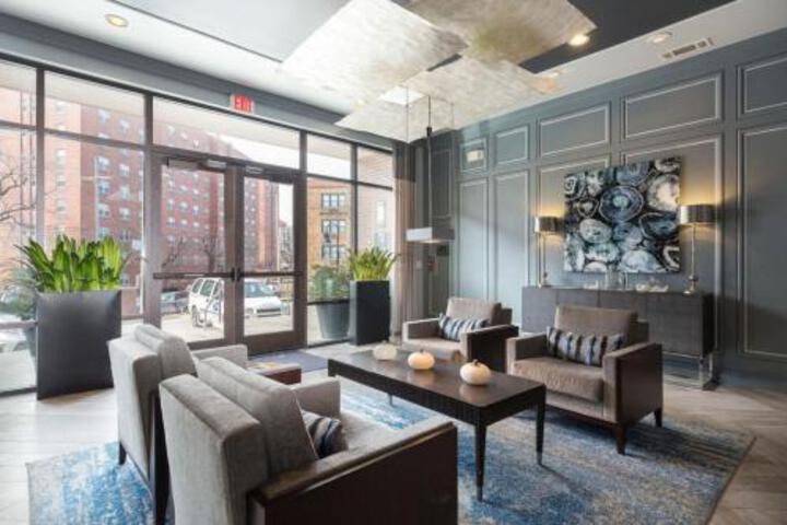 Steps To Shops Eats Museum With Free Parking & WD By Zencity - thumb 4