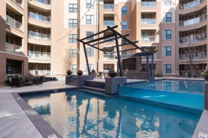 Steps To Shops Eats Museum With Free Parking & WD By Zencity - thumb 1