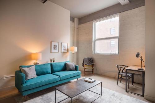 Steps To Shops Eats Convention Center With Gym W & D By Zencity - thumb 1