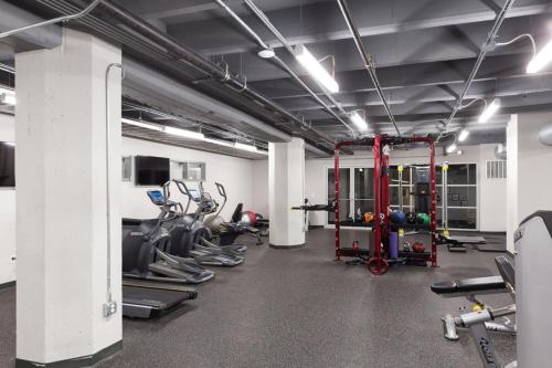 Steps To Shops Eats Convention Center With Gym W & D By Zencity - thumb 6