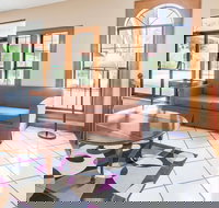 Super 8 by Wyndham Atchison - Accommodation Deal