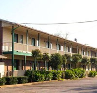 Oak Hill Inn  Suites - Accommodation Deal
