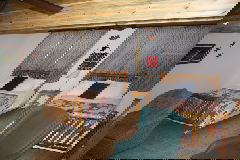 The Historic Wapiti Lodge - thumb 3