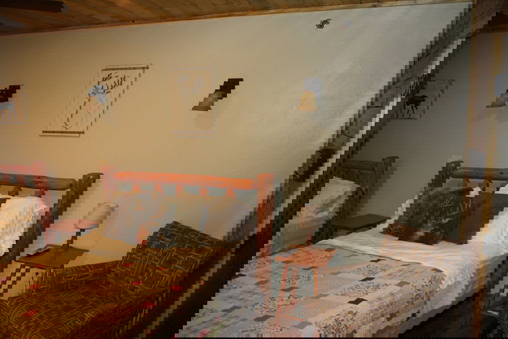 The Historic Wapiti Lodge - thumb 5