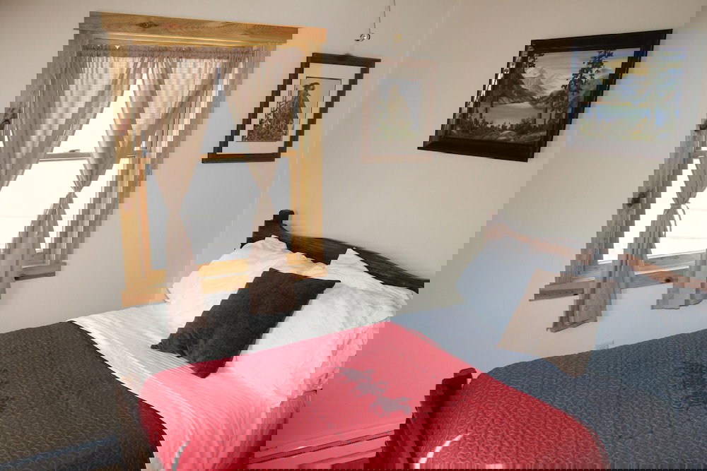 The Historic Wapiti Lodge - thumb 4