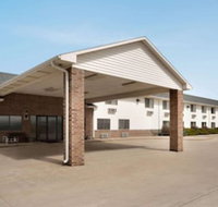 Super 8 by Wyndham Bethany MO - Accommodation Deal