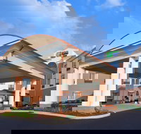 Holiday Inn Express  Suites Akron Regional Airport Area an IHG Hotel - Accommodation Deal