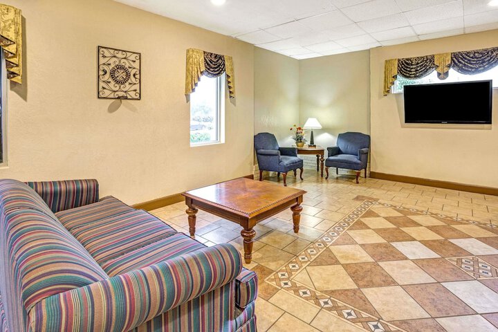 Travelodge By Wyndham Adrian - thumb 2