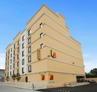 Super 8 by Wyndham Bronx - Accommodation Deal