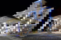 Edwardsburg Mi Accommodation Deal