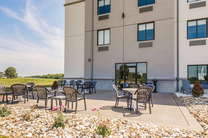 Sleep Inn & Suites - thumb 1