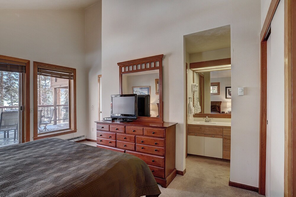 1633 Quicksilver 2 Bedroom Condo - thumb 3