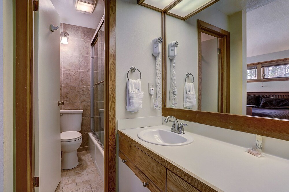 1633 Quicksilver 2 Bedroom Condo - thumb 5