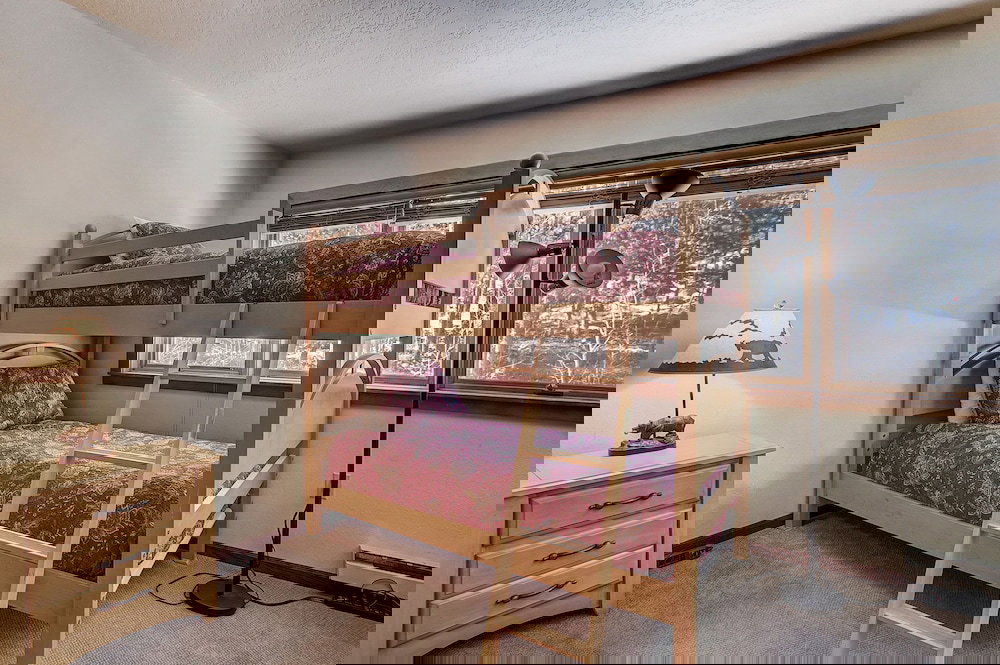 1633 Quicksilver 2 Bedroom Condo - thumb 2