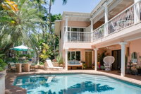 Booking Lahaina Accommodation Deal
