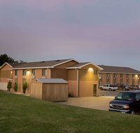 Super 8 by Wyndham Oskaloosa IA - Accommodation Deal