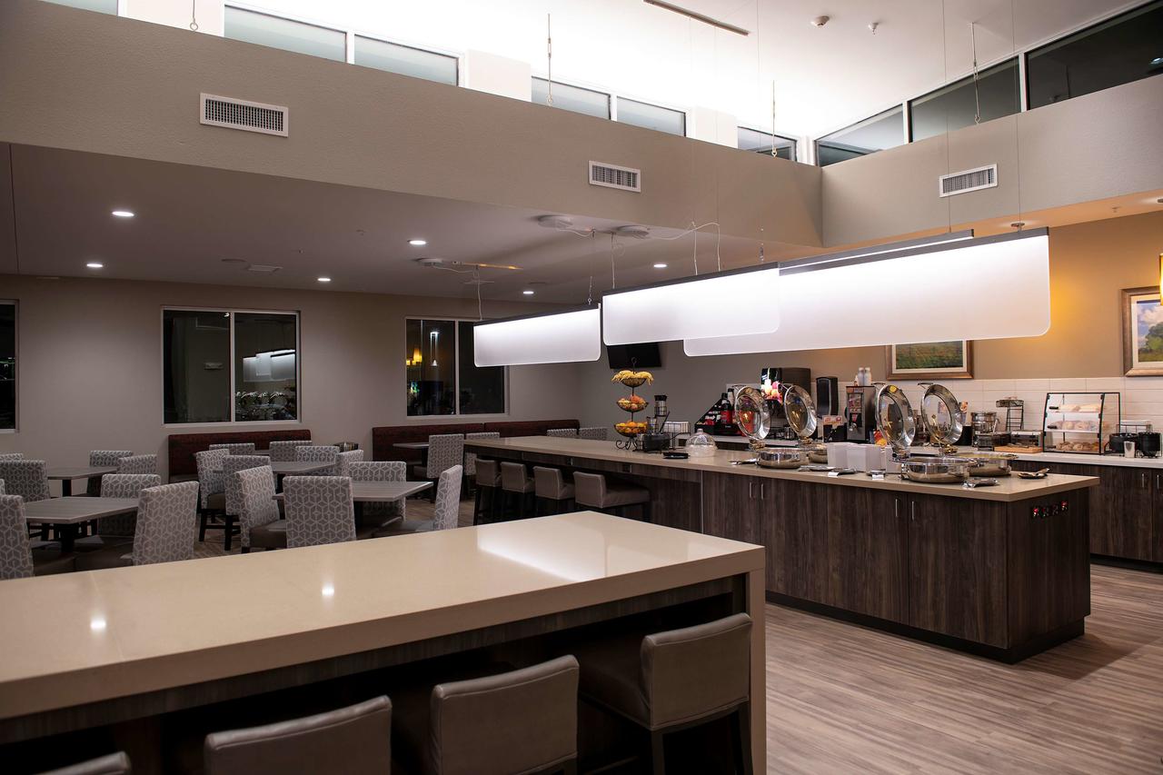 Best Western Plus West Lawrence - thumb 32