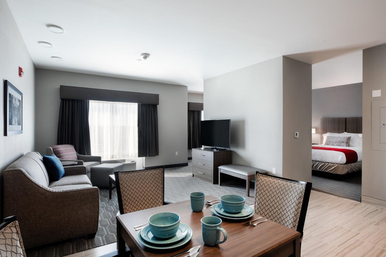 Best Western Plus West Lawrence - thumb 3