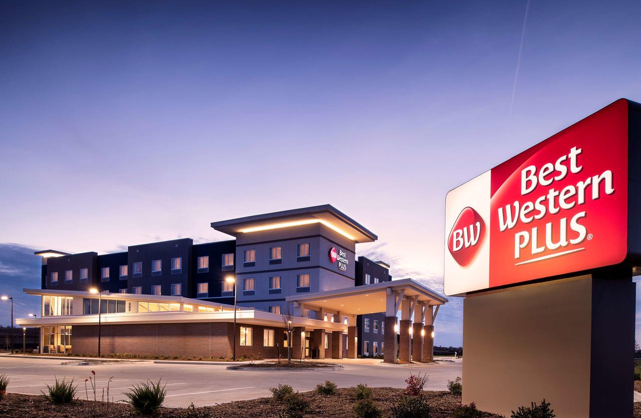 Best Western Plus West Lawrence - thumb 28