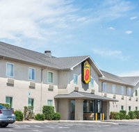 Super 8 by Wyndham Hagerstown/Halfway Area - Accommodation Deal