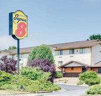 Super 8 by Wyndham Hagerstown - Accommodation Deal