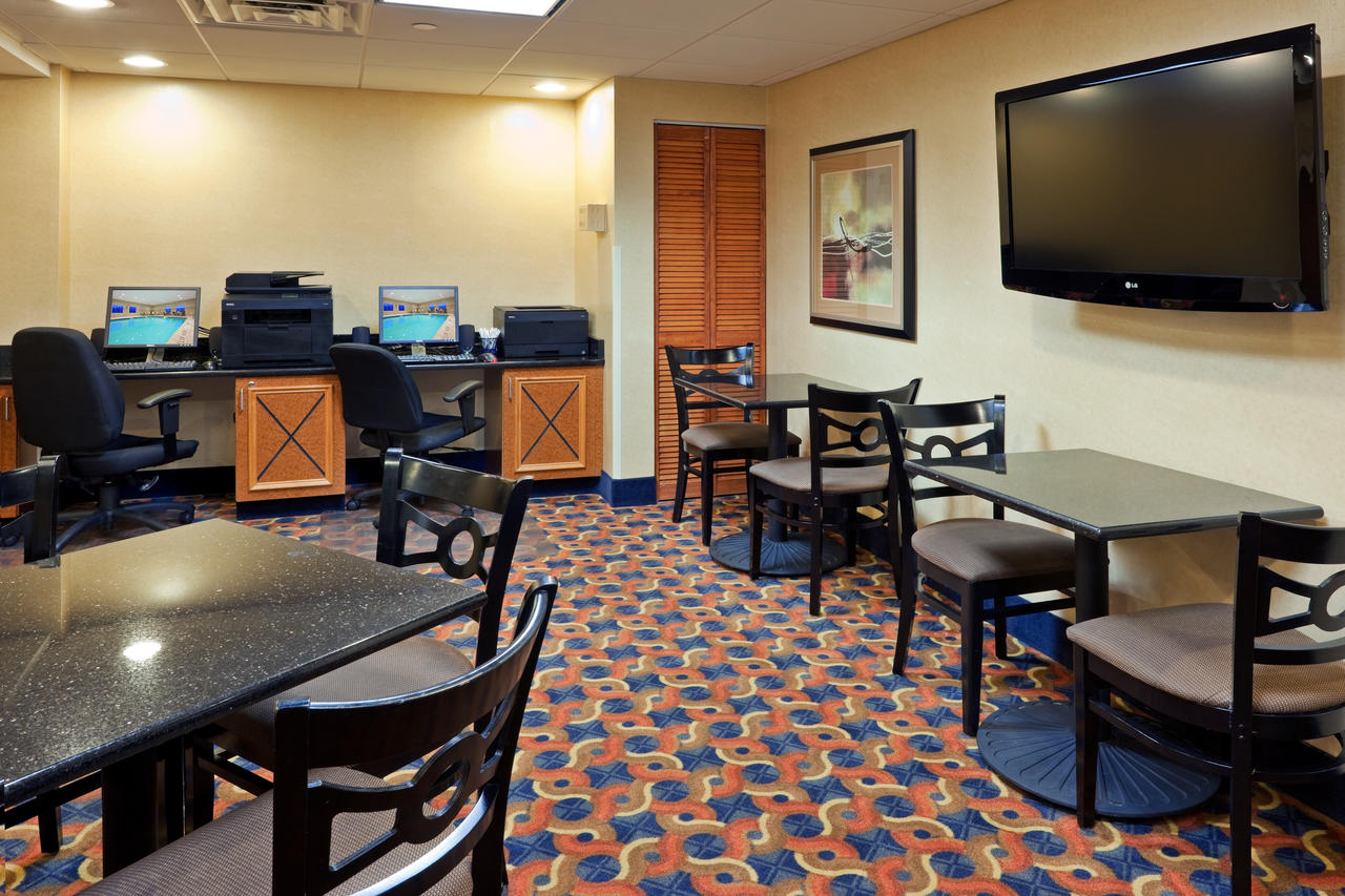 Holiday Inn Express & Suites West Long Branch - Eatontown - thumb 15