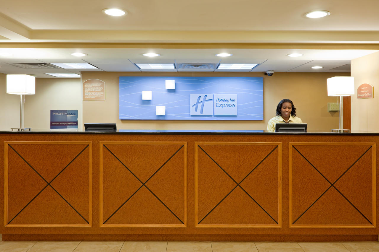Holiday Inn Express & Suites West Long Branch - Eatontown - thumb 1