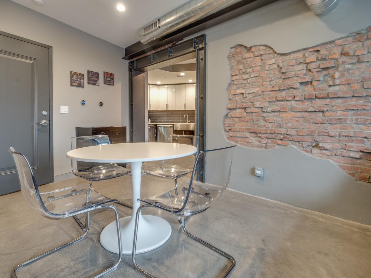 Deedee's Lofts At Grove - thumb 3