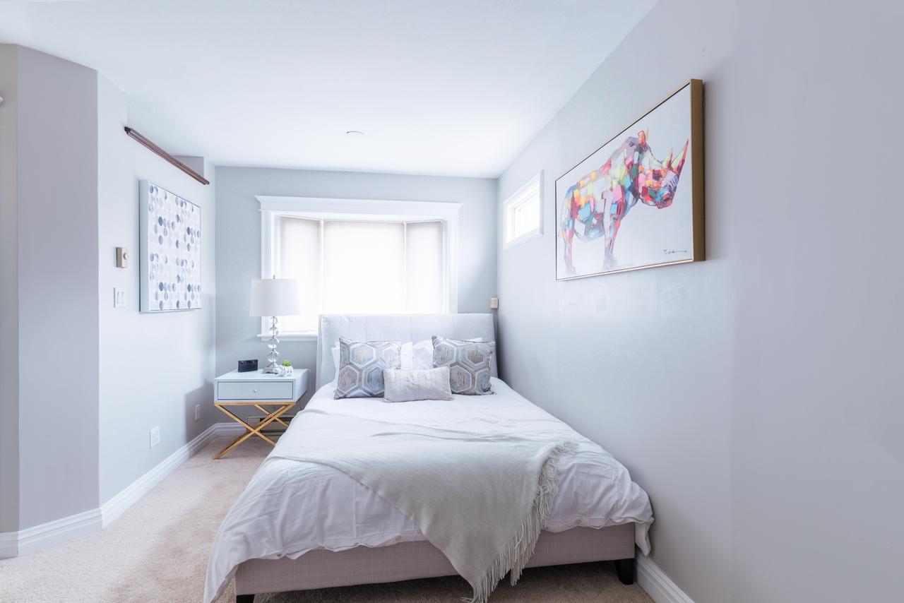 Elegant 4-Story Townhouse- 7 Minutes From NYC - thumb 3