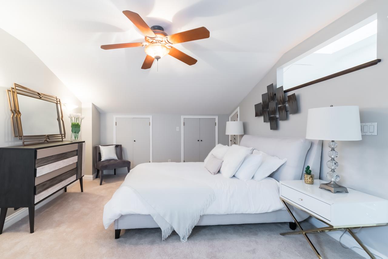 Elegant 4-Story Townhouse- 7 Minutes From NYC - thumb 2