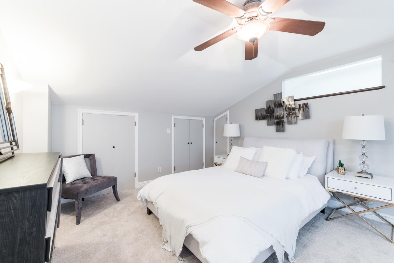 Elegant 4-Story Townhouse- 7 Minutes From NYC - thumb 1