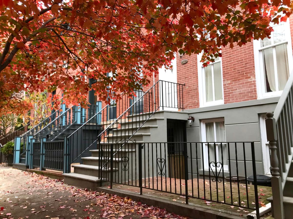 Elegant 4-Story Townhouse- 7 Minutes From NYC - thumb 19