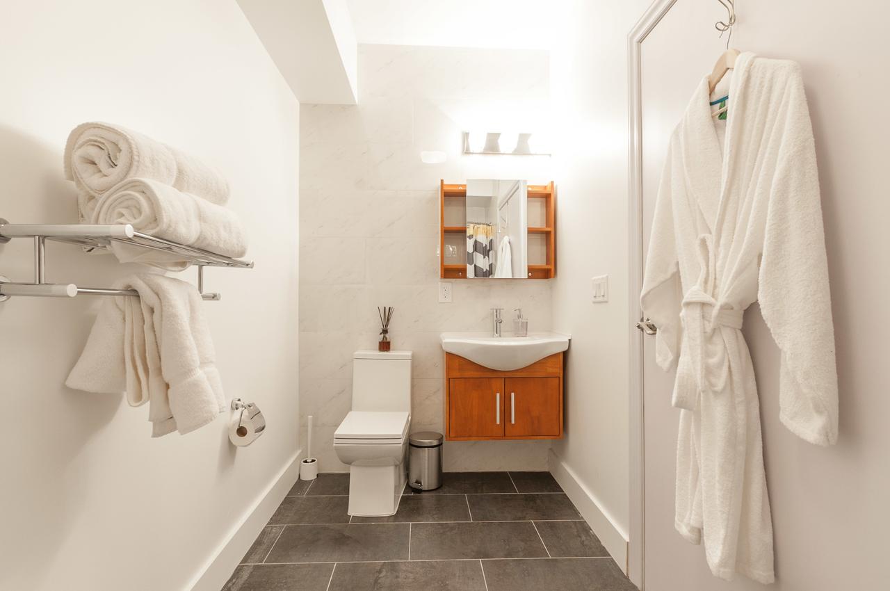 Luxury 3-Bedroom Apartment - 10 Minutes To Times Square - thumb 18