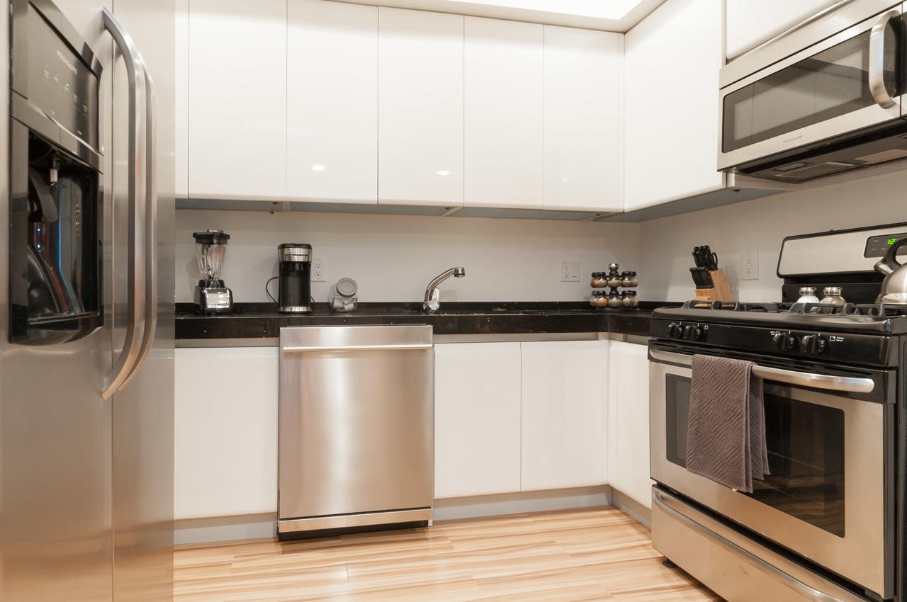 Luxury 3-Bedroom Apartment - 10 Minutes To Times Square - thumb 20