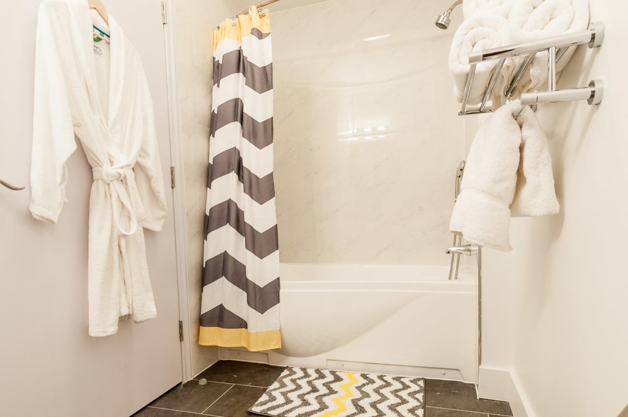 Luxury 3-Bedroom Apartment - 10 Minutes To Times Square - thumb 19