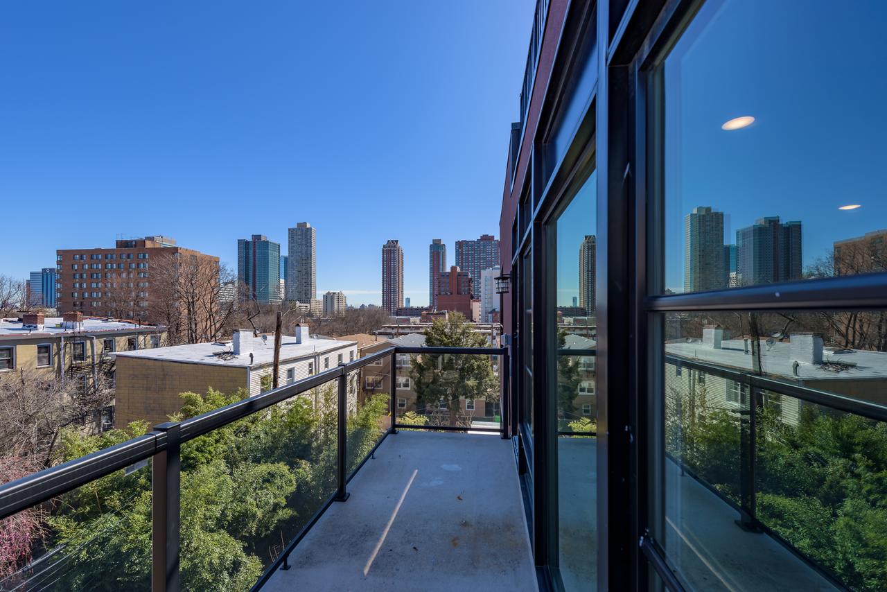 Deedee's Lofts At Grove II - thumb 12